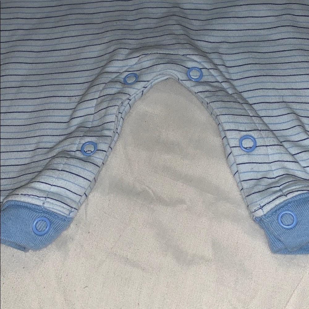 Baby onesie - Picture 3 of 5
